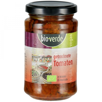 Getrocknete Tomaten in Öl mit Basilikum
